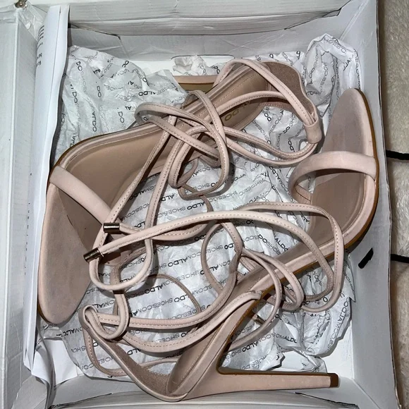 Aldo Nude Heels - Picture 8 of 9